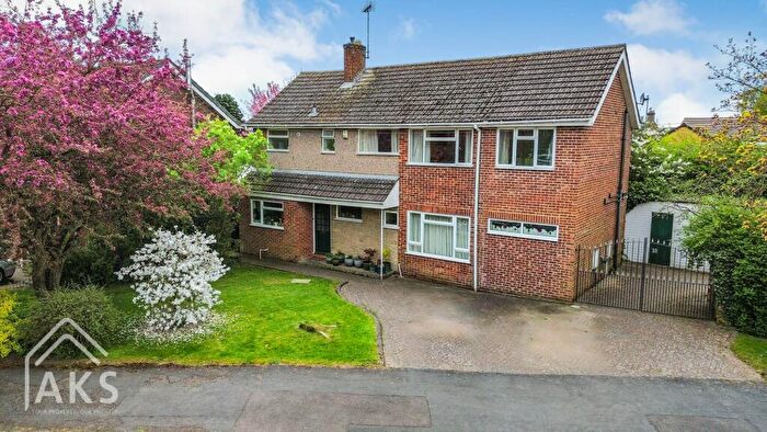 4 Bedroom Detached House For Sale In Oaklands Road, Etwall, DE65