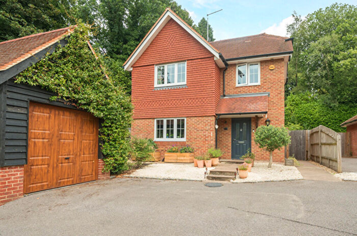 4 Bedroom Detached House For Sale In Tilford Road, Hindhead, Surrey, GU26