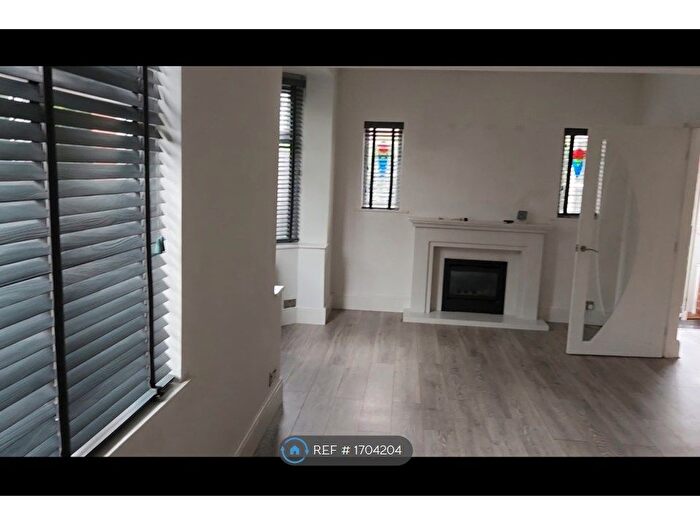 3 Bedroom Detached House To Rent In Birchfield Road, Stockport, SK3