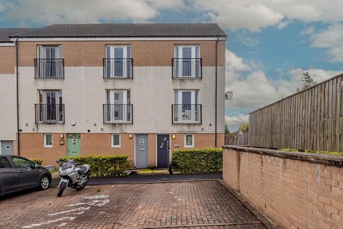 3 Bedroom Town House For Sale In Ash Place, Palmer Court, Bishopbriggs, G64