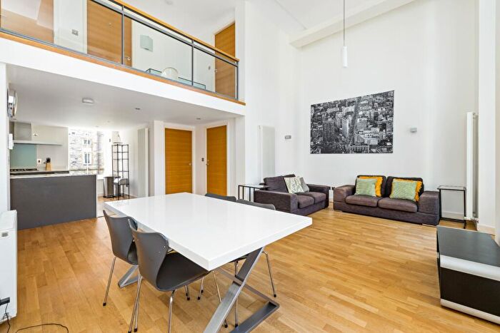 2 Bedroom Flat To Rent In Simpson Loan, Old Town, Edinburgh, EH3