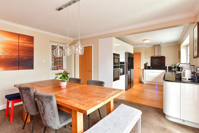 5 Bedroom Chalet For Sale In Downland Road, Woodingdean, Brighton, East Sussex, BN2