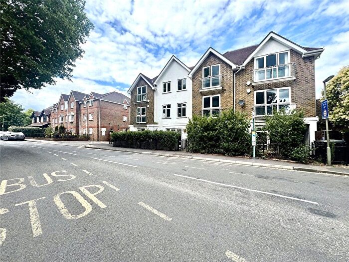 2 Bedroom Flat For Sale In York Road, Woking, Surrey, GU22