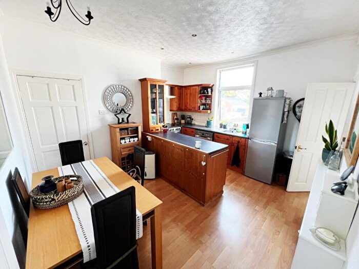 3 Bedroom End Of Terrace House For Sale In Durham Road, Spennymoor, DL16