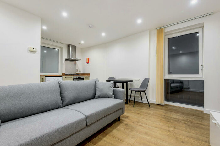 1 Bedroom Flat To Rent In John Nash Mews, London, E14