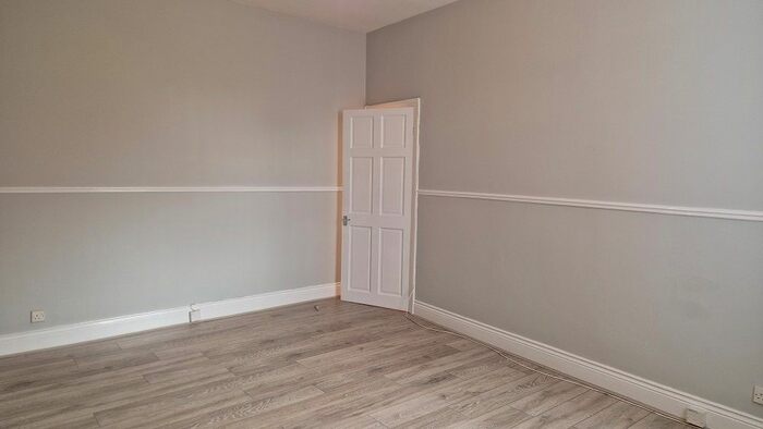 3 Bedroom Flat To Rent In Stowell Terrace, Heworth, Gateshead, NE10