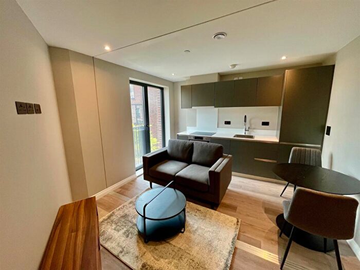 1 Bedroom Apartment To Rent In Springwell Gardens, Whitehall Road, Leeds City Centre, LS12