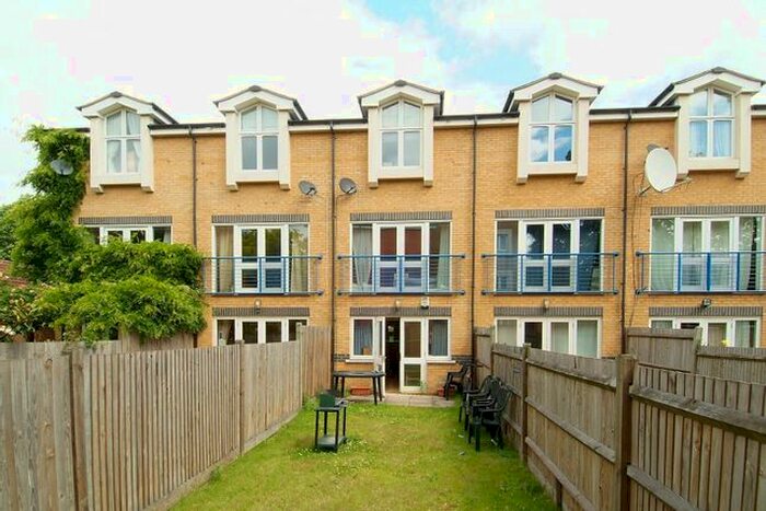 4 Bedroom Terraced House To Rent In Hillyard Street, Stockwell, London SW9
