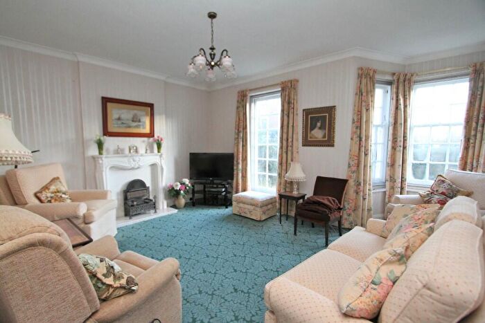 4 Bedroom Detached House For Sale In Furness Road, Eastbourne, BN21