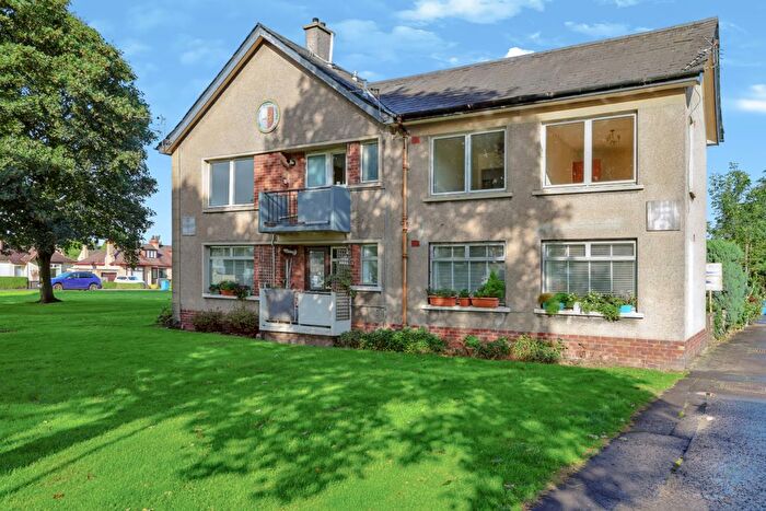 2 Bedroom Flat For Sale In Chisholm Place, Grangemouth, FK3