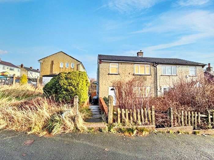 3 Bedroom Semi Detached House For Sale In North Dean Avenue, Keighley, BD22