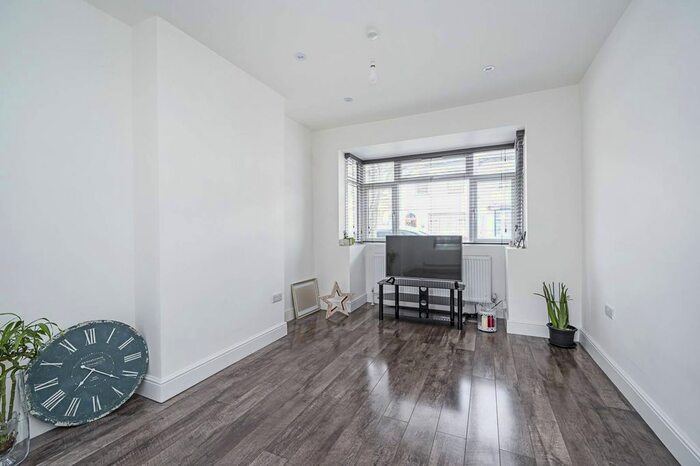 2 Bedroom Terraced House To Rent In Hollybush Street, Plaistow, London E13