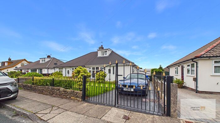 3 Bedroom Semi Detached Bungalow For Sale In Pennine Close, Walshaw Park, Walshaw, Bury, BL8