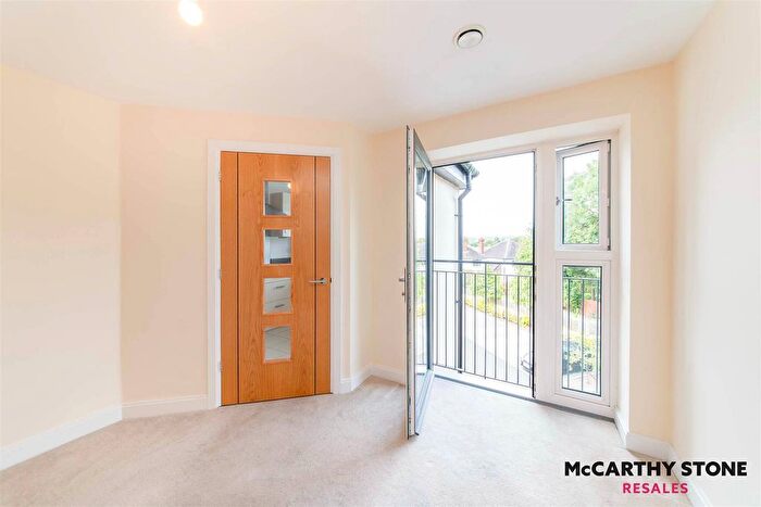 2 Bedroom Flat For Sale In Northwick Park Road, Harrow-On-The-Hill, Harrow, HA1