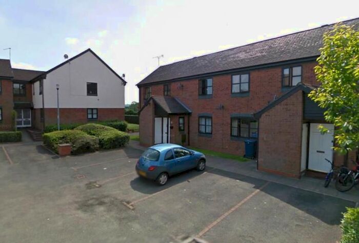 2 Bedroom Flat To Rent In Moore Close, Stone, ST15