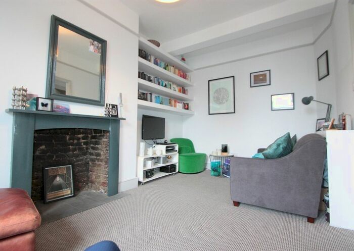 1 Bedroom Flat To Rent In Chaucer Road, Brixton, SE24