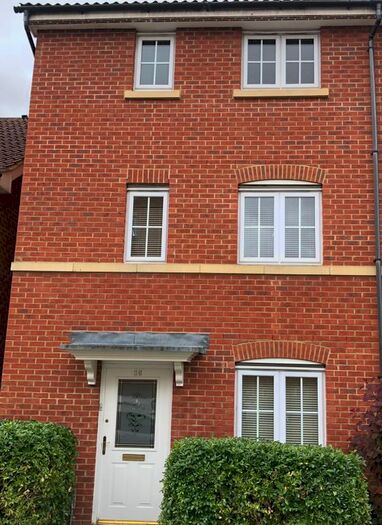 4 Bedroom End Of Terrace House To Rent In Henley Road, Queens Park, Bedford, MK40