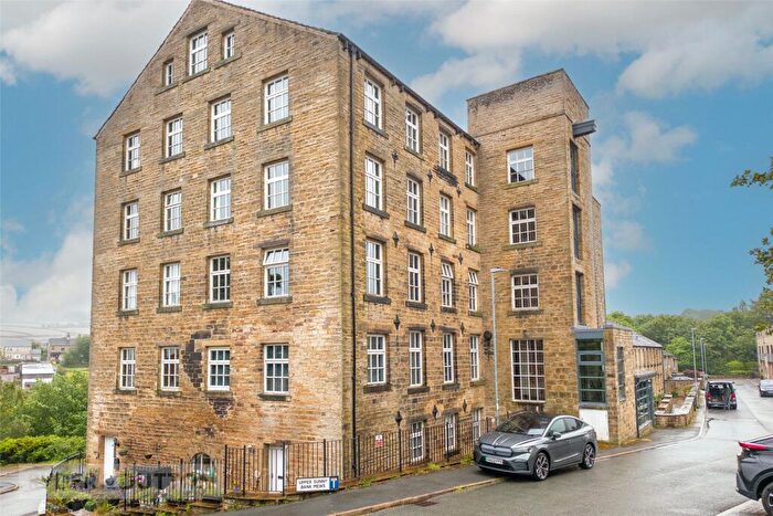 2 Bedroom Apartment For Sale In Upper Sunny Bank Mews, Meltham, Holmfirth, West Yorkshire, HD9