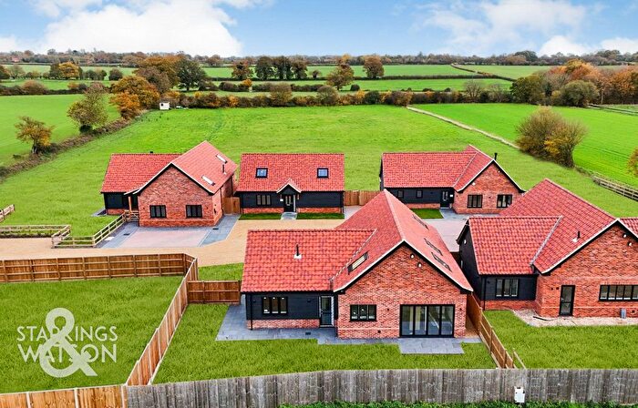 4 Bedroom Chalet For Sale In Mitchells Yard, Mill Road, Winfarthing, Diss, IP22