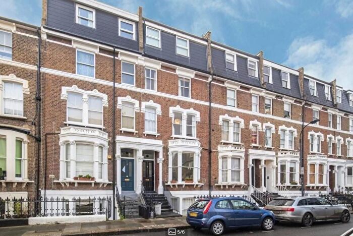 2 Bedroom Flat To Rent In Fielding Road, London, W14