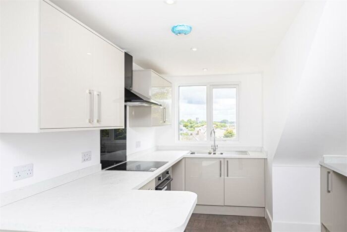 1 Bedroom Flat To Rent In Broadway, Southbourne, Bournemouth, BH6