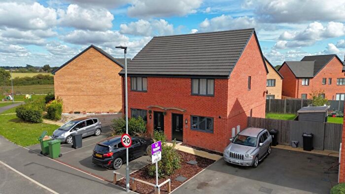 2 Bedroom Semi-Detached House For Sale In Draper Road, Gunthorpe, Peterborough, PE4