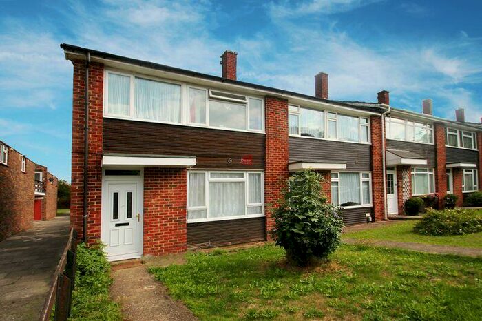 3 Bedroom Terraced House To Rent In Palmerston Road, Chatham, ME4