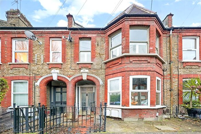 2 Bedroom Flat For Sale In Fleeming Road, London, E17