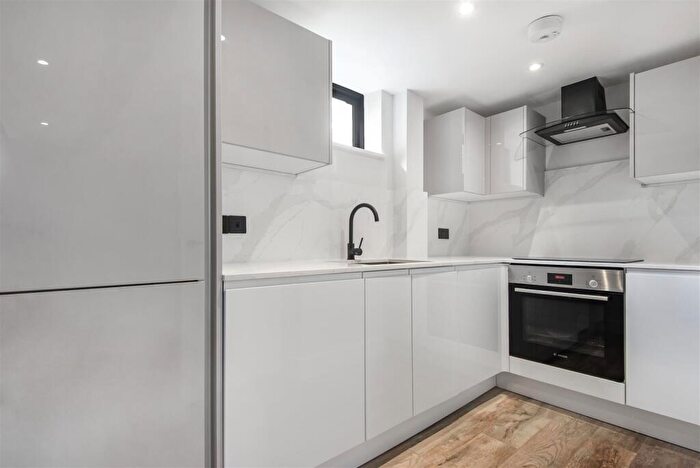 1 Bedroom Detached House For Sale In The Granary, Beansheaf Grange, Calcot, RG31