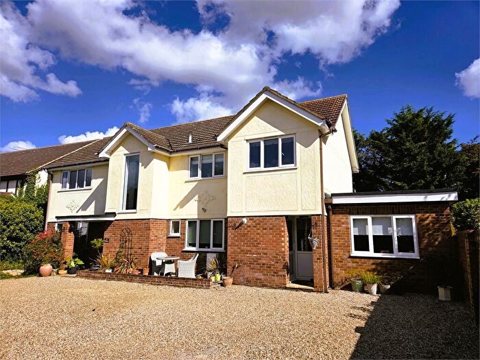 6 Bedroom Detached House For Sale In Old Wickford Road, South Woodham Ferrers, South Woodham Ferrers, Chelmsford., CM3