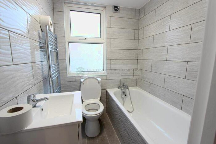 2 Bedroom Flat To Rent In Barrett's Grove, London, N16