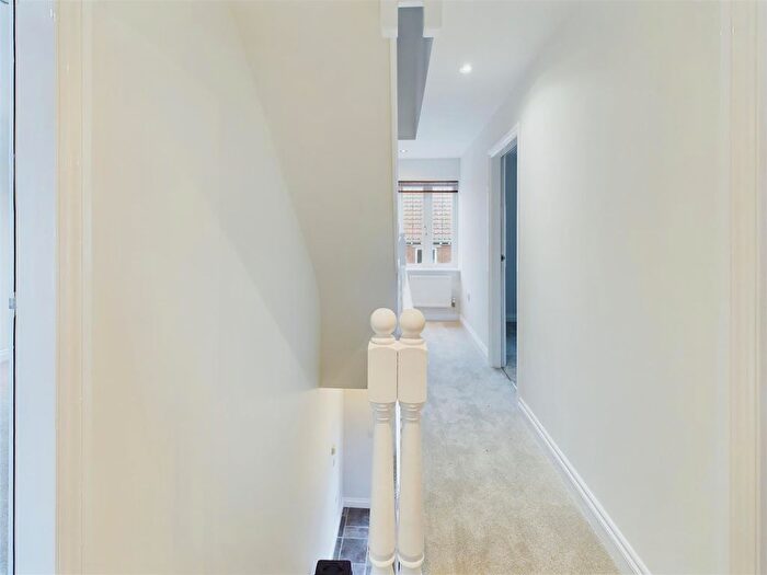 5 Bedroom Semi-detached House To Rent In Waterside Drive, Mounsorrel, LE12