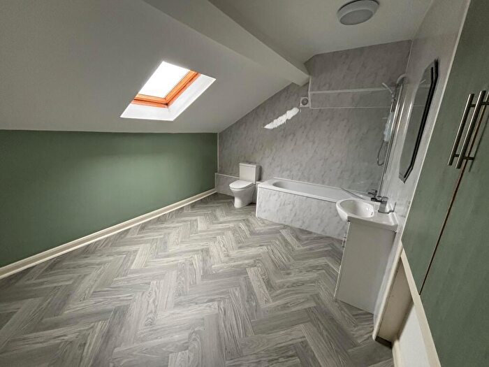 1 Bedroom Flat To Rent In Courtenay Road, Waterloo, L22