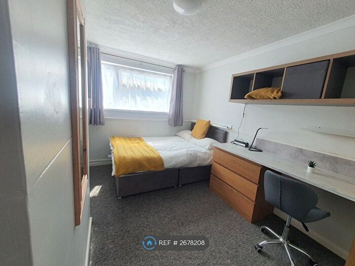 4 Bedroom Terraced House To Rent In Clyde Gardens, Bath, BA2