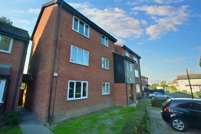 1 Bedroom Apartment To Rent In Firs Close, Mitcham, CR4
