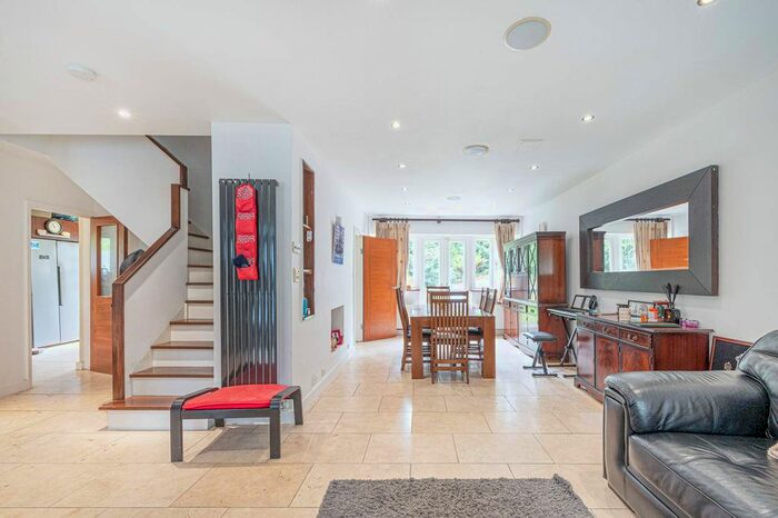 4 Bedroom Property To Rent In Abercorn Road, Mill Hill East, London, NW7