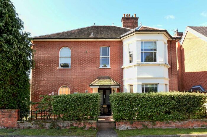 1 Bedroom Apartment To Rent In Pyrcroft House, Pyrcroft Lane, Weybridge, KT13