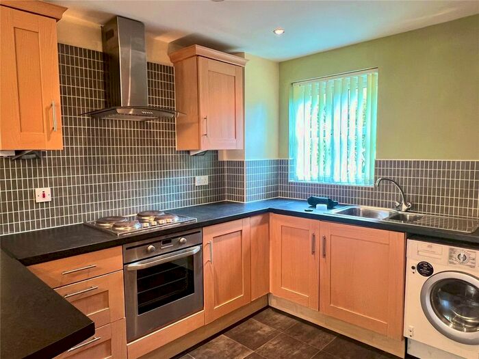 2 Bedroom Flat To Rent In Montgomery Avenue, Far Headingley, Leeds, LS16