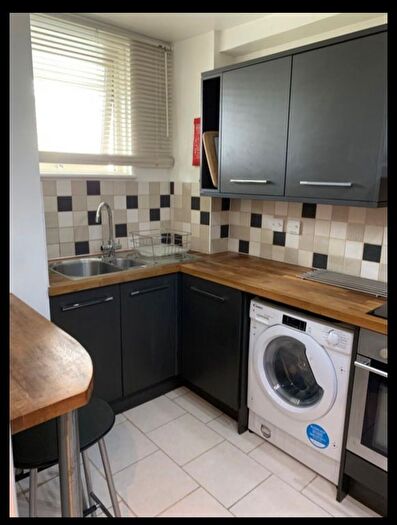 3 Bedroom Flat To Rent In Clarkson Street, Bethnal Green, E2