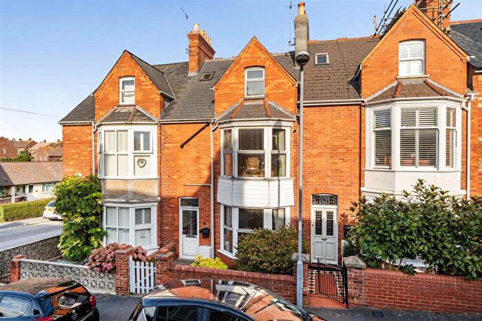 4 Bedroom Terraced House For Sale In Kempton Road, Weymouth, DT4