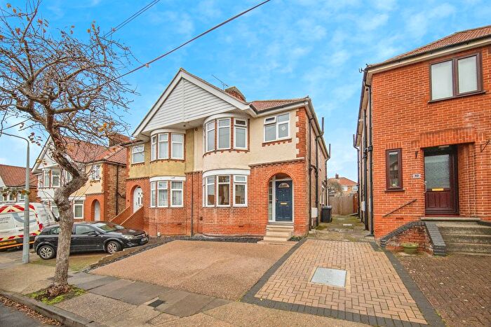 3 Bedroom Semi Detached House For Sale In Mornington Avenue, Ipswich, IP1
