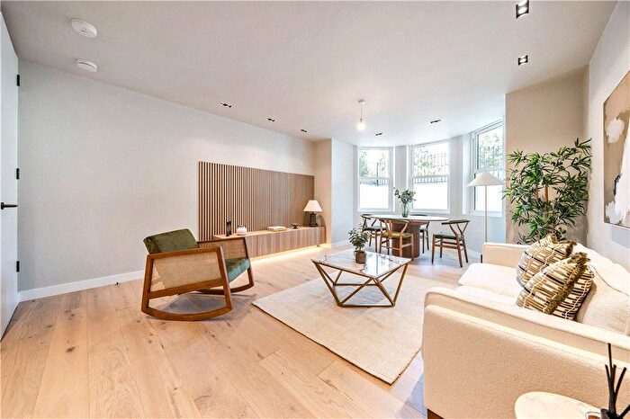 3 Bedroom Flat To Rent In Sutherland Road, London, W13