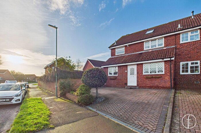 4 Bedroom End Terrace House For Sale In Plymouth Drive, Fareham, PO14