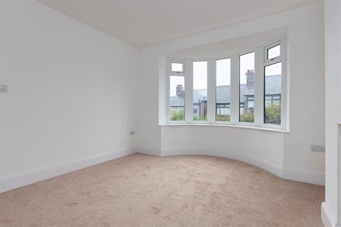 3 Bedroom Semi-Detached House For Sale In Wharfedale Road, Lancaster, LA1