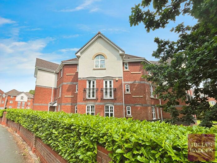 2 Bedroom Flat For Sale In Cromwell Avenue, Reddish, Stockport, SK5