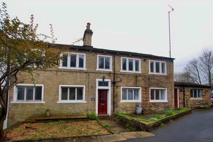 4 Bedroom House To Rent In Old Lane, Halifax, HX3
