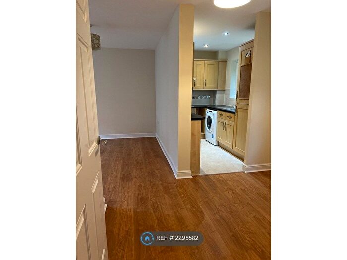 2 Bedroom Flat To Rent In Bromley Close, Harlow, CM20