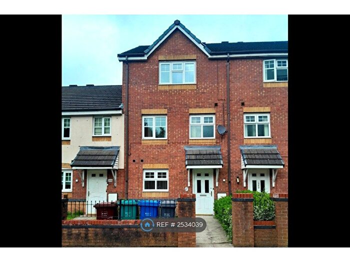 4 Bedroom Terraced House To Rent In Charlestown Road, Manchester, M9