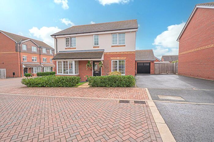 4 Bedroom Detached House For Sale In Hertford Way, Knowle, B93