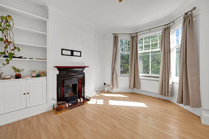 2 Bedroom Flat To Rent In Denton Street, Wandsworth, SW18